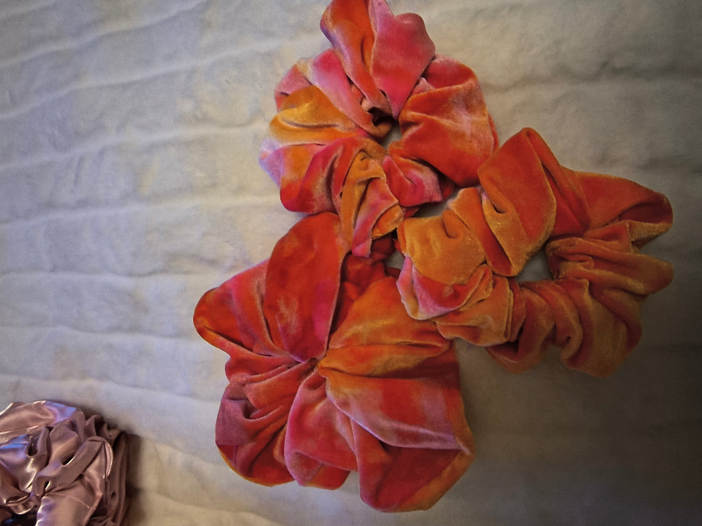 Scrunchie, hair accessory, 3 pack one sm/md/lg scrunchie, in a vibrant orange and pink
