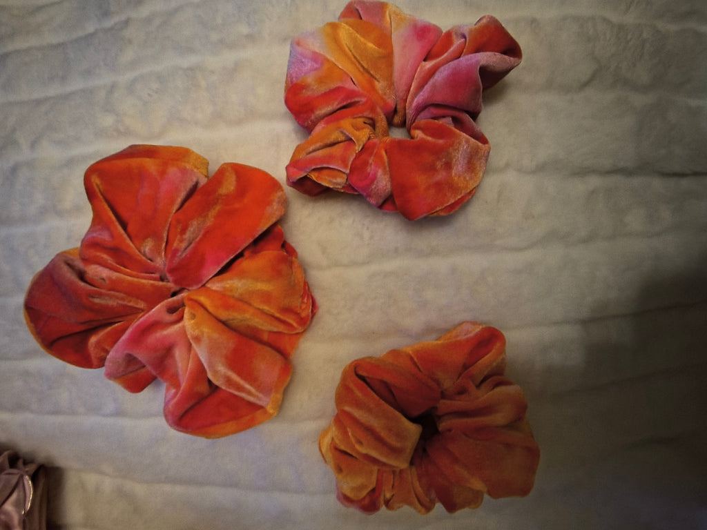 Scrunchie, hair accessory, 3 pack one sm/md/lg scrunchie, in a vibrant orange and pink